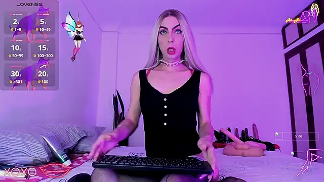 Snapshot of AlejandraDangerGirl chatting on 15, 10, 2025 AlejandraDangerGirl online show from 15, 10, 2025