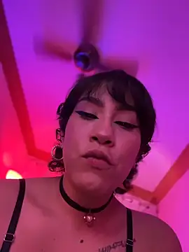 Snapshot of ZahaRoseee chatting on 4, 3, 2026 ZahaRoseee online show from 4, 3, 2026