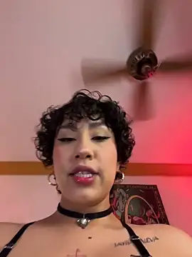 ZahaRoseee online show from 23, 4, 2026