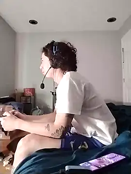 Snapshot of LiverandBrat77 chatting on 9, 1, 2025 LiverandBrat77 online show from 9, 1, 2025