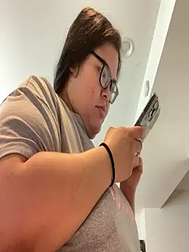 Snapshot of LiverandBrat77 chatting on 26, 11, 2025 LiverandBrat77 online show from 26, 11, 2025