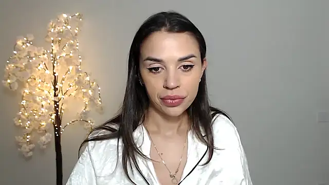 Mika Gold online show from 1, 10, 2025