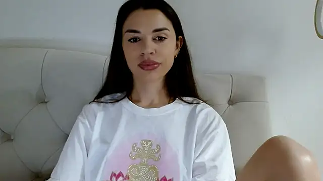 Snapshot of Mika_Gold chatting on 7, 6, 2026 Mika Gold online show from 7, 6, 2026