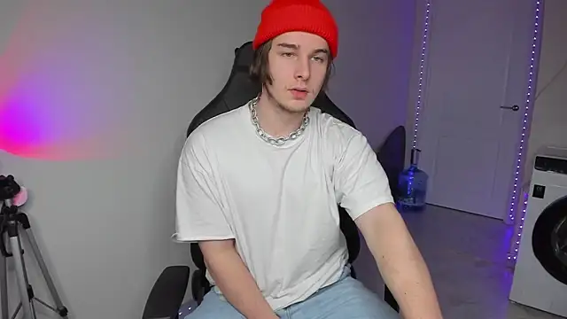 Snapshot of Vincent_Strong chatting on 4, 12, 2024 Vincent Strong online show from 4, 12, 2024