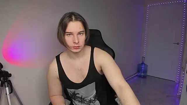 Snapshot of Vincent_Strong chatting on 19, 12, 2024 Vincent Strong online show from 19, 12, 2024