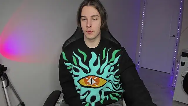 Snapshot of Vincent_Strong chatting on 22, 12, 2024 Vincent Strong online show from 22, 12, 2024