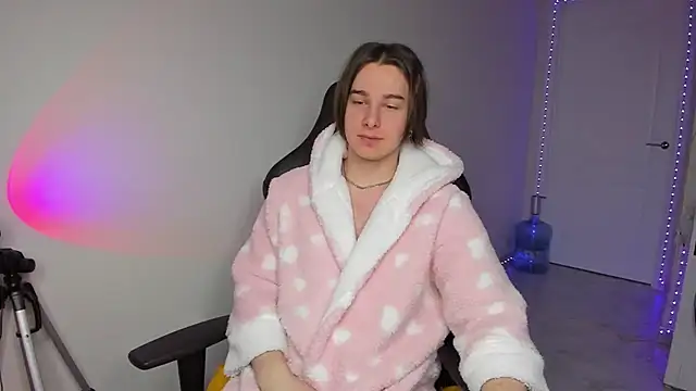 Snapshot of Vincent_Strong chatting on 3, 1, 2025 Vincent Strong online show from 3, 1, 2025