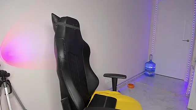 Snapshot of Vincent_Strong chatting on 3, 1, 2025 Vincent Strong online show from 3, 1, 2025