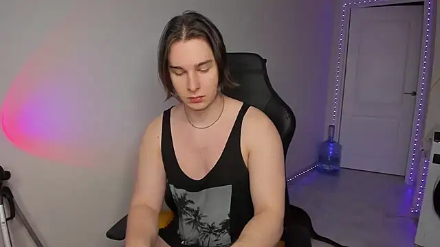 Snapshot of Vincent_Strong chatting on 10, 1, 2025 Vincent Strong online show from 10, 1, 2025