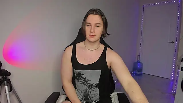 Snapshot of Vincent_Strong chatting on 12, 1, 2025 Vincent Strong online show from 12, 1, 2025