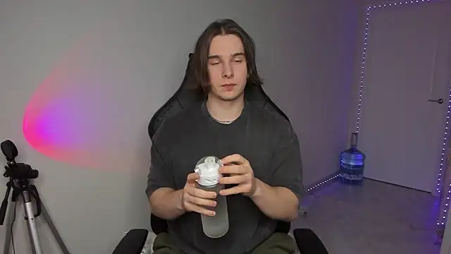 Snapshot of Vincent_Strong chatting on 15, 1, 2025 Vincent Strong online show from 15, 1, 2025