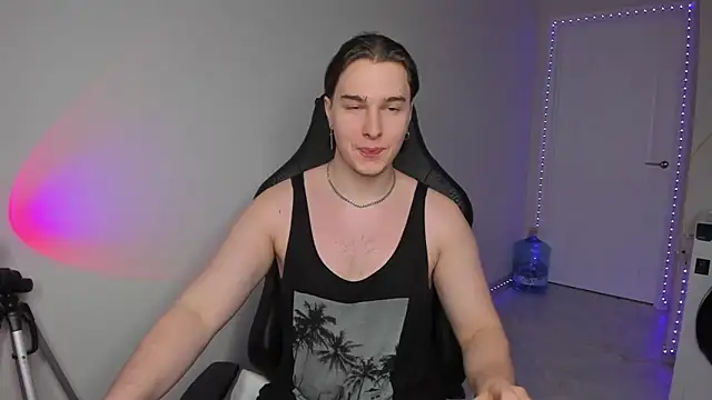 Snapshot of Vincent_Strong chatting on 22, 1, 2025 Vincent Strong online show from 22, 1, 2025