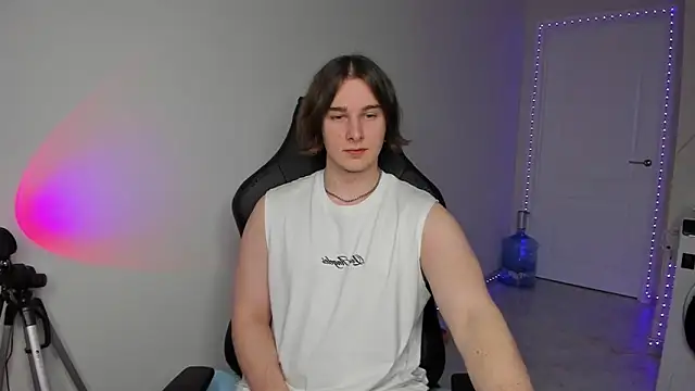 Snapshot of Vincent_Strong chatting on 27, 1, 2025 Vincent Strong online show from 27, 1, 2025