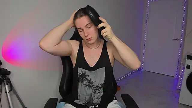 Snapshot of Vincent_Strong chatting on 31, 1, 2025 Vincent Strong online show from 31, 1, 2025