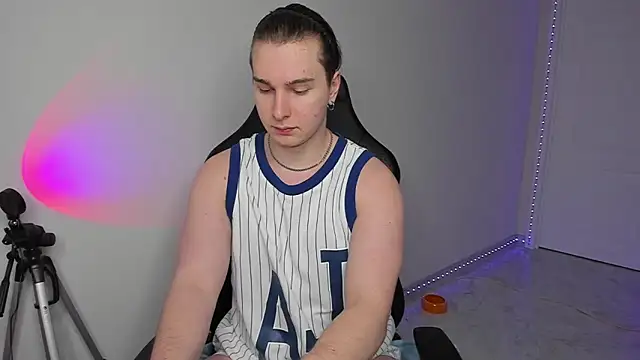 Snapshot of Vincent_Strong chatting on 8, 2, 2025 Vincent Strong online show from 8, 2, 2025