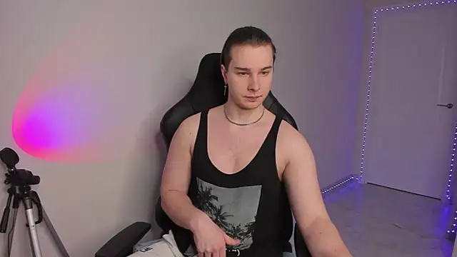 Snapshot of Vincent_Strong chatting on 10, 2, 2025 Vincent Strong online show from 10, 2, 2025