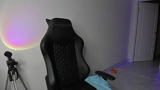 Snapshot of Vincent_Strong chatting on 19, 2, 2025 Vincent Strong online show from 19, 2, 2025