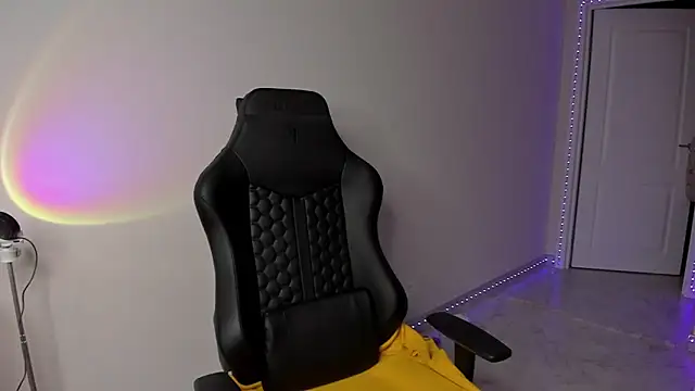 Snapshot of Vincent_Strong chatting on 2, 3, 2025 Vincent Strong online show from 2, 3, 2025