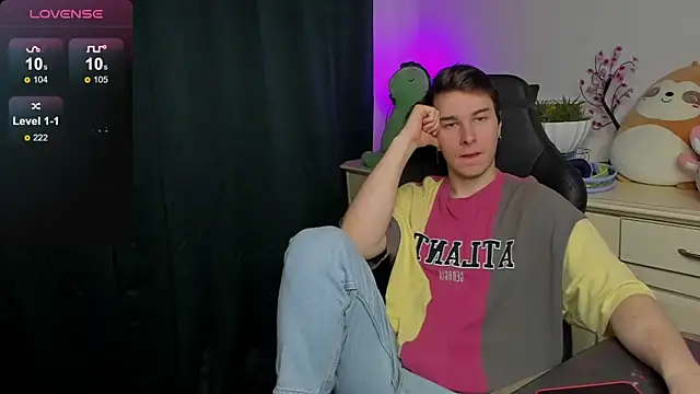 Snapshot of Vincent_Strong chatting on 20, 9, 2025 Vincent Strong online show from 20, 9, 2025