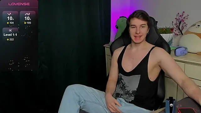 Snapshot of Vincent_Strong chatting on 5, 10, 2025 Vincent Strong online show from 5, 10, 2025