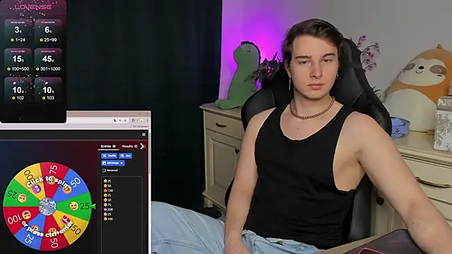 Snapshot of Vincent_Strong chatting on 12, 11, 2025 Vincent Strong online show from 12, 11, 2025