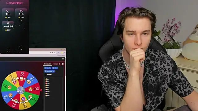 Snapshot of Vincent_Strong chatting on 16, 11, 2025 Vincent Strong online show from 16, 11, 2025