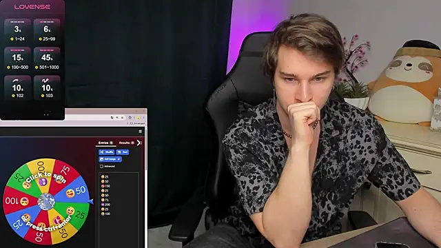 Snapshot of Vincent_Strong chatting on 19, 11, 2025 Vincent Strong online show from 19, 11, 2025