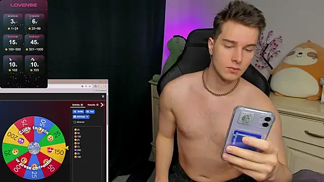 Snapshot of Vincent_Strong chatting on 22, 11, 2025 Vincent Strong online show from 22, 11, 2025