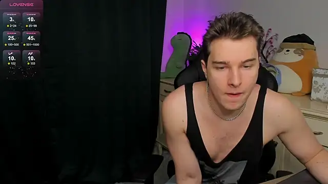 Snapshot of Vincent_Strong chatting on 5, 12, 2025 Vincent Strong online show from 5, 12, 2025