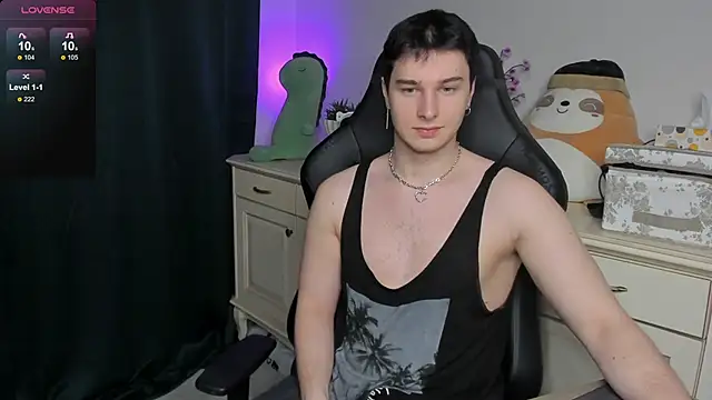 Snapshot of Vincent_Strong chatting on 22, 12, 2025 Vincent Strong online show from 22, 12, 2025