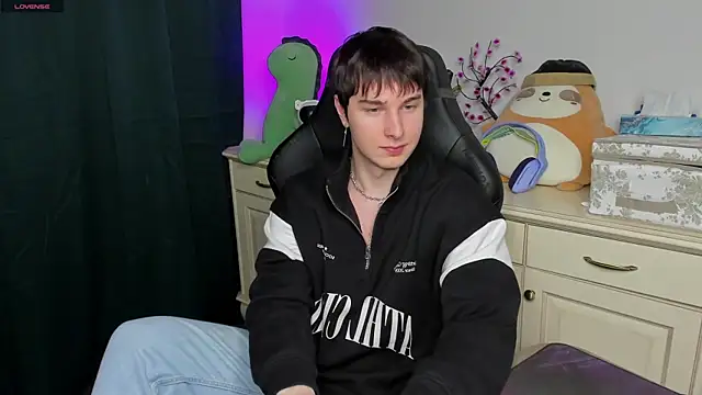 Snapshot of Vincent_Strong chatting on 8, 2, 2026 Vincent Strong online show from 8, 2, 2026