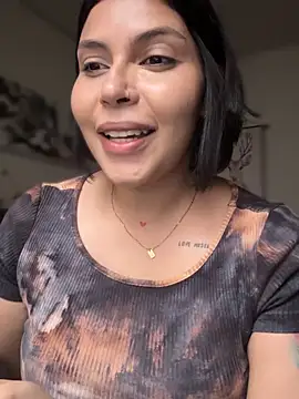 GigiiStone online show from 2, 2, 2025