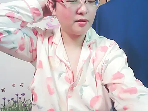 Snapshot of xiaorou-z chatting on 1, 12, 2025 xiaorou-z online show from 1, 12, 2025