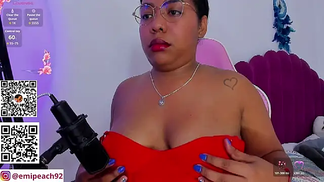 Snapshot of samanthaabloom chatting on 12, 6, 2026 samanthaabloom online show from 12, 6, 2026