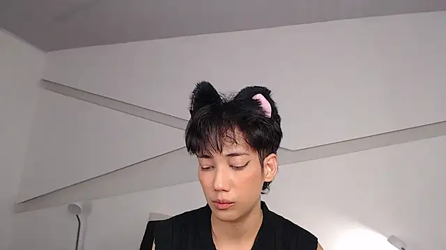 hot little bunny online show from 8, 2, 2025