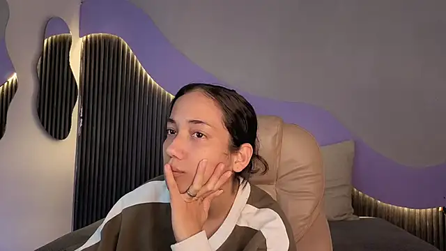 hot little bunny online show from 22, 2, 2026