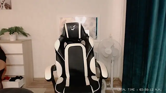 Lola Richie online show from 10, 3, 2025