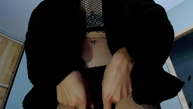 VickyJackson  online show from 25, 2, 2025