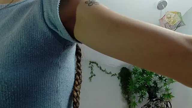 VickyJackson  online show from 1, 3, 2025