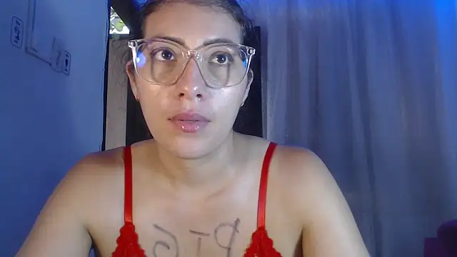 Snapshot of DaMikaela_ chatting on 2, 3, 2025 DaMikaela online show from 2, 3, 2025