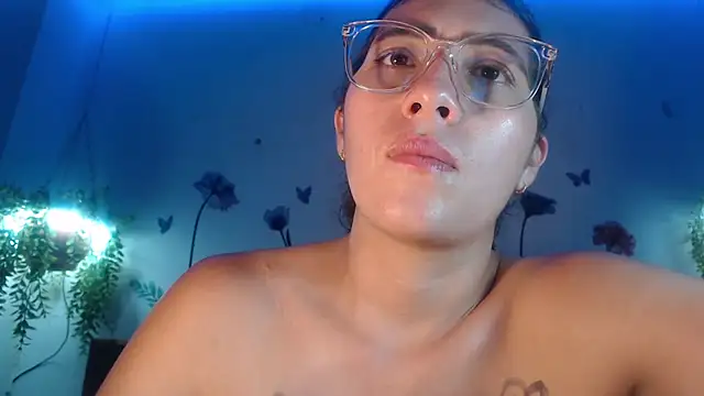 Snapshot of DaMikaela_ chatting on 11, 3, 2025 DaMikaela online show from 11, 3, 2025