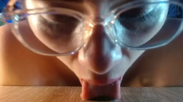 Snapshot of DaMikaela_ chatting on 19, 10, 2025 DaMikaela online show from 19, 10, 2025