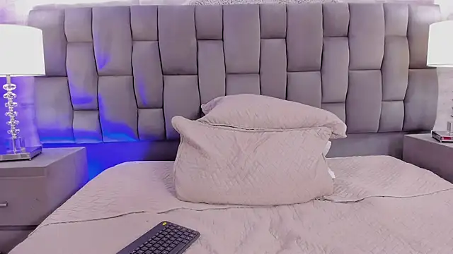 CinthiaCollins online show from 7, 2, 2025