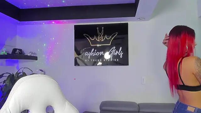 CinthiaCollins online show from 26, 2, 2025