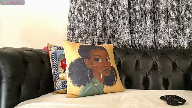 santa queenn online show from 26, 2, 2025