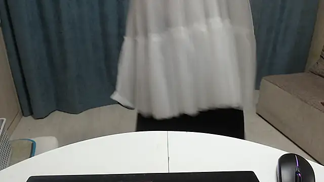 Erica95Bloom online show from 3, 3, 2025