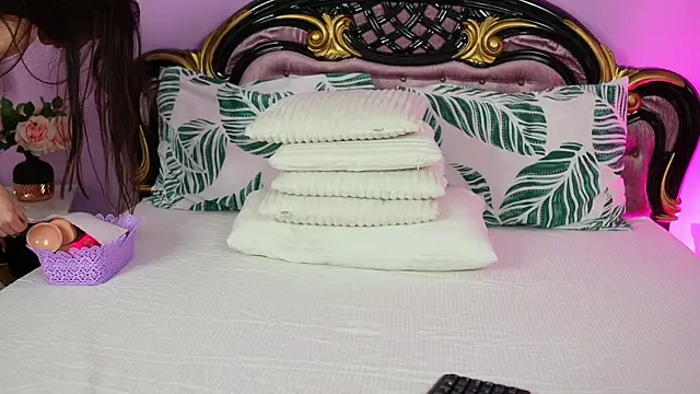 MyaJenson online show from 24, 4, 2026