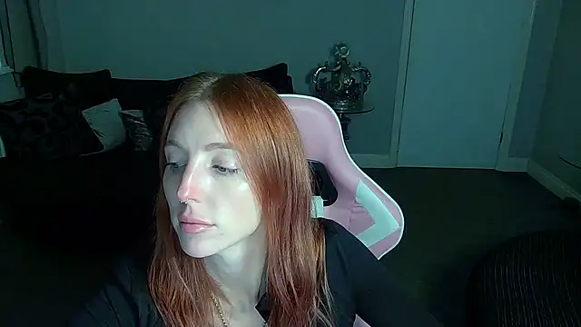 Red firesquirt online show from 20, 11, 2025