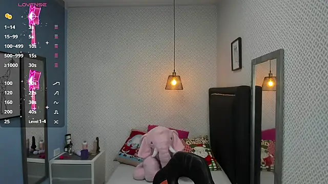 LORENADAVIES online show from 10, 12, 2024