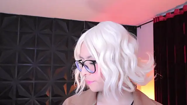 Misselektra   online show from 17, 2, 2025